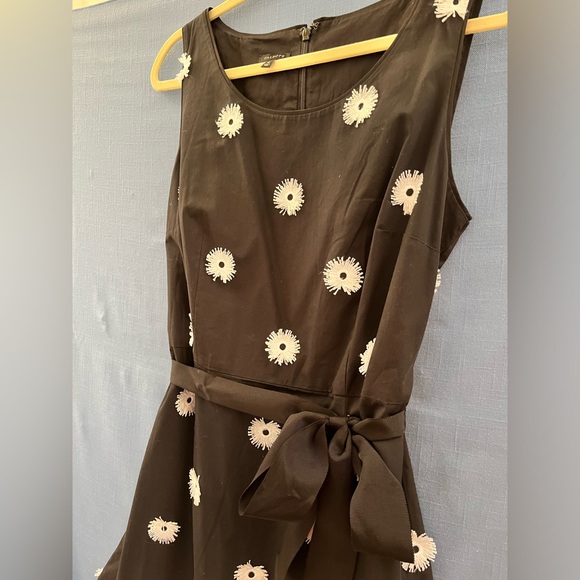 Adorable Talbots fit and flair dress. Black and white. Perfect condition! - Picture 4 of 7